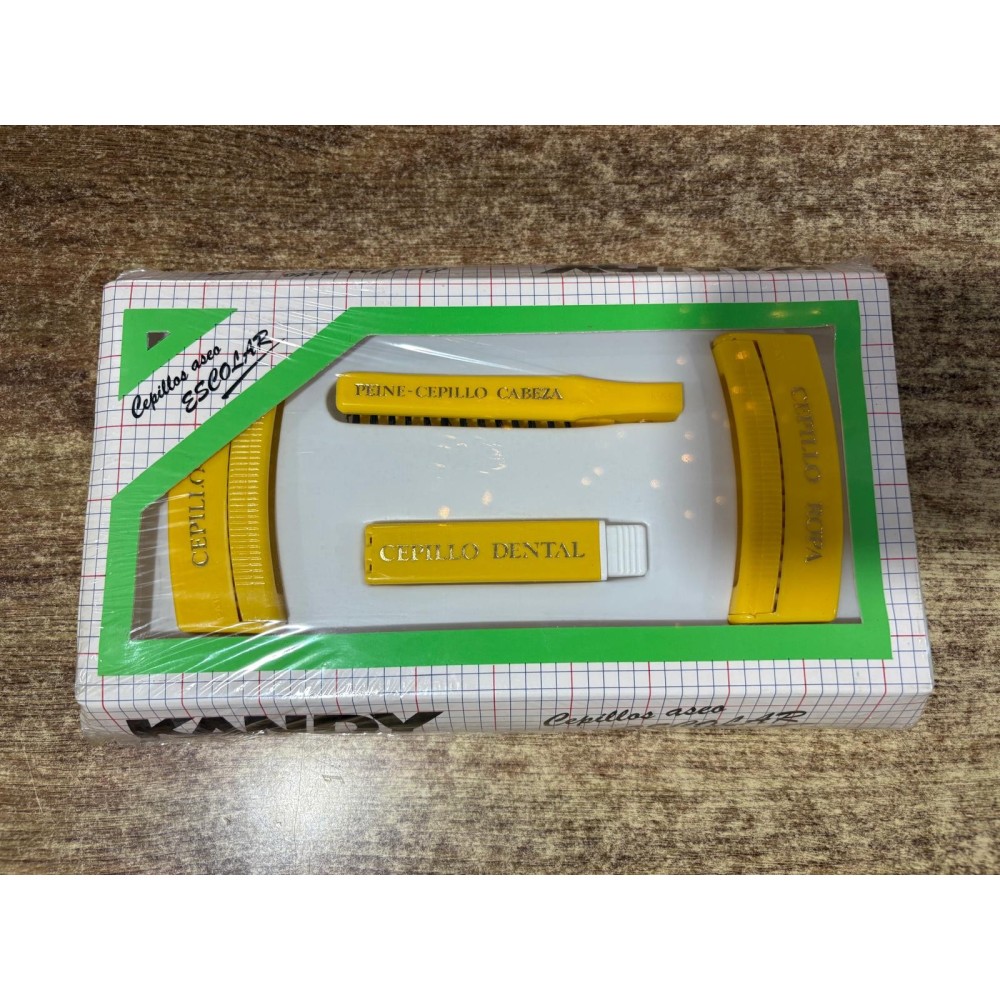 Kit de Higiene KANDY: Cepillo Dental, Uñas, Pelo y Ropa | Vintage Español Kit de Higiene KANDY: Cepillo Dental, Uñas, Pelo y Ropa | Vintage Español
